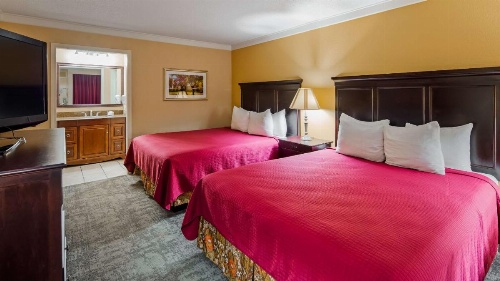 Osage Creek Lodge image 16